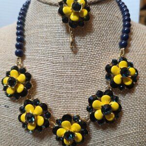 Talbots Floral Necklace And Matching Bracelet Set Navy Yellow Goldtone